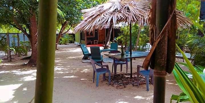 Naaval Beach Villa & Rooms Batticaloa Eksteriør bilde