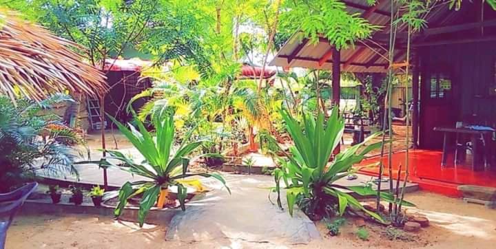 Naaval Beach Villa & Rooms Batticaloa Eksteriør bilde