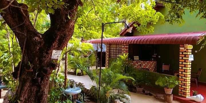 Naaval Beach Villa & Rooms Batticaloa Eksteriør bilde