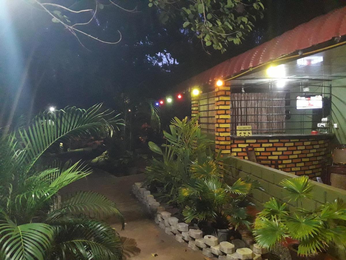 Naaval Beach Villa & Rooms Batticaloa Eksteriør bilde
