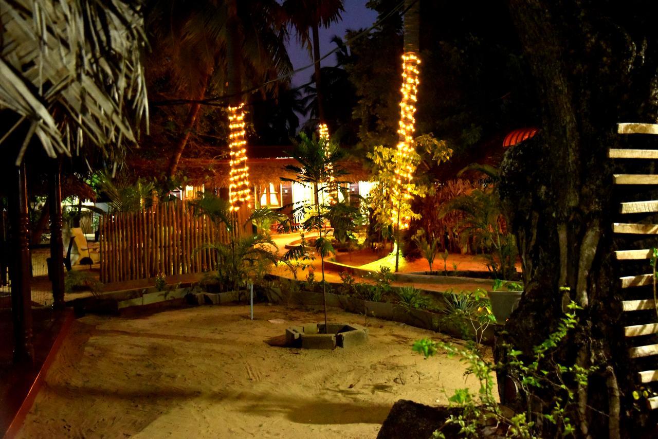 Naaval Beach Villa & Rooms Batticaloa Eksteriør bilde