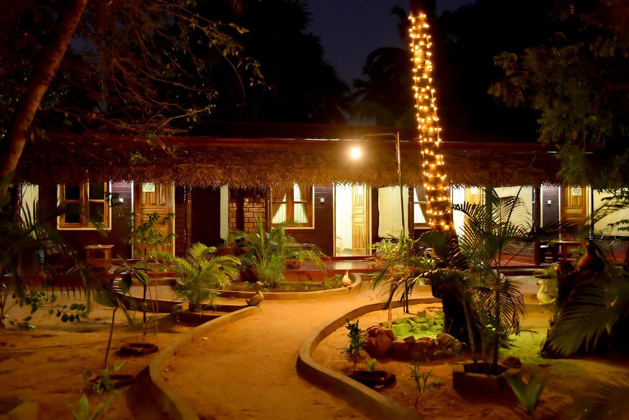 Naaval Beach Villa & Rooms Batticaloa Eksteriør bilde