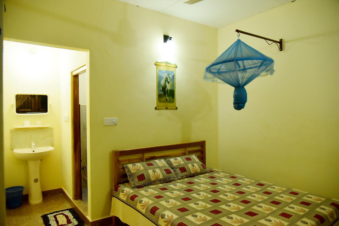 Naaval Beach Villa & Rooms Batticaloa Eksteriør bilde