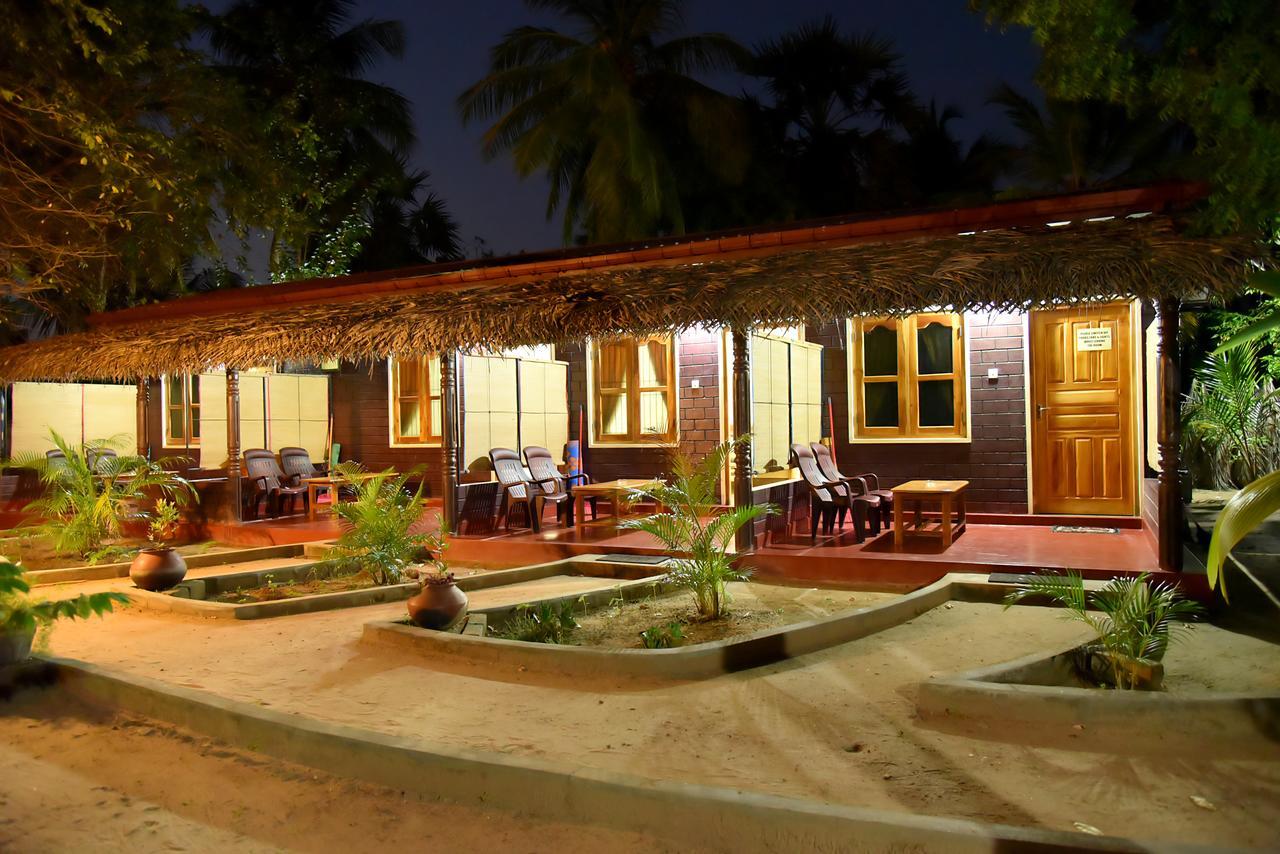 Naaval Beach Villa & Rooms Batticaloa Eksteriør bilde